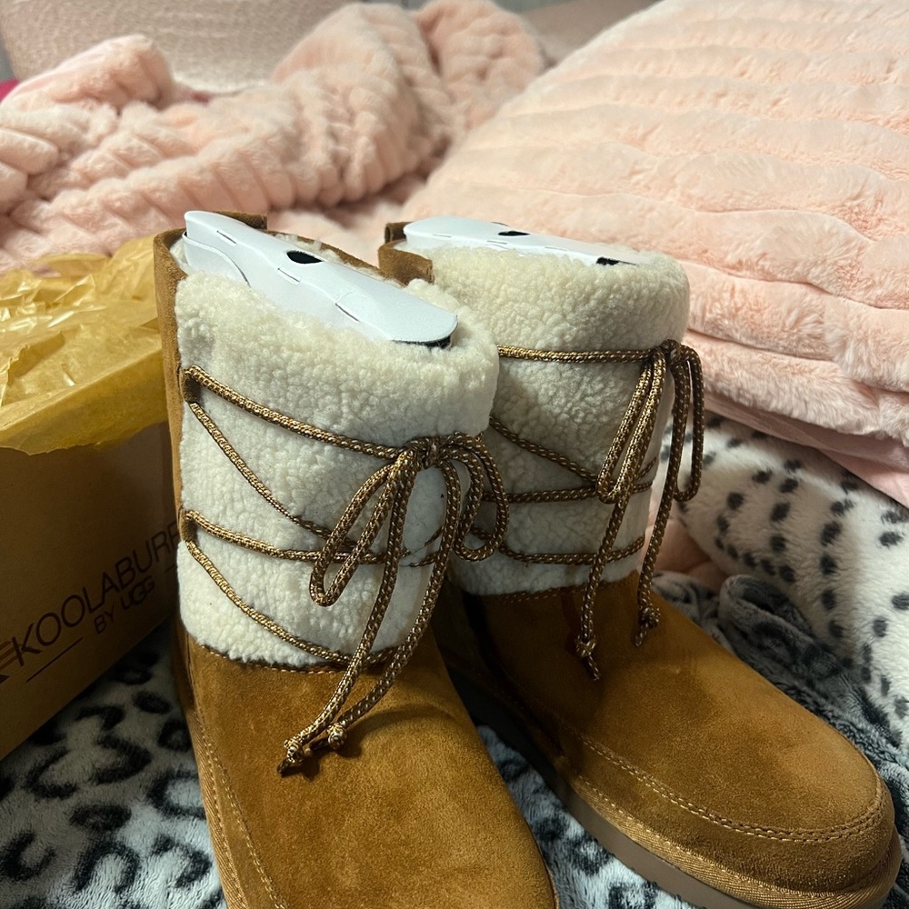 Koolaburra by UGG Tan and Cream Footwear